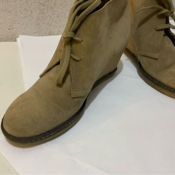 J CREW ~MacAlister Beige Suede Wedge Chukka Desert Ankle Boots - Picture 6 of 11